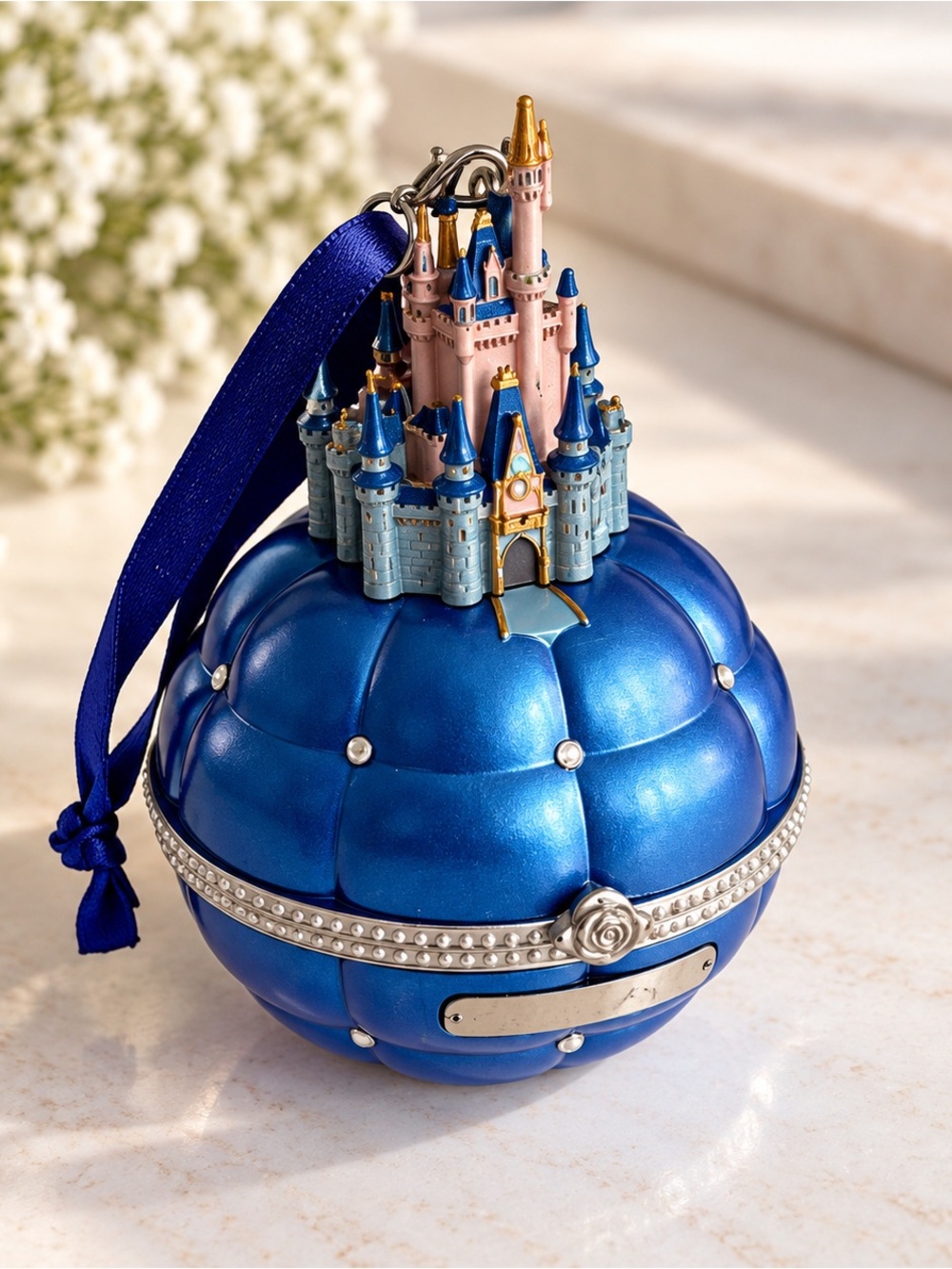 Walt Disney World Cinderella Castle Engagement Ring Holder Ornament - NEW